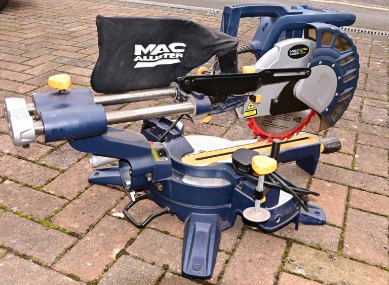 Mac Allister Double Bevel Slide Compound Mitre Saw 250mm 1800W COD250DLCM Laser