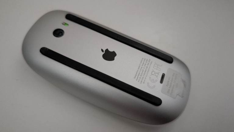 Apple Magic Mouse 