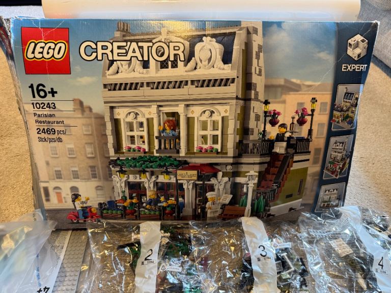 Lego creator Parisian restaurant 100% complete boxed with instructions