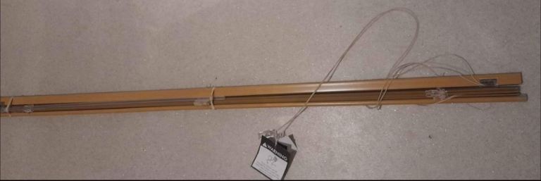 NEW wooden venetian blind 115cm wide, 75cm drop