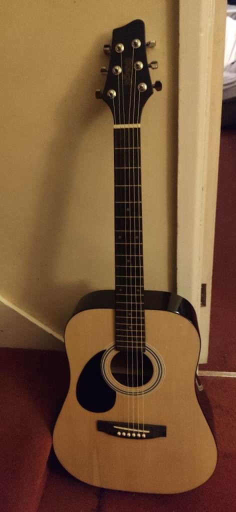 Left handed Stagg 3/4 size acoustic guitar for age 8 to 12 years old 