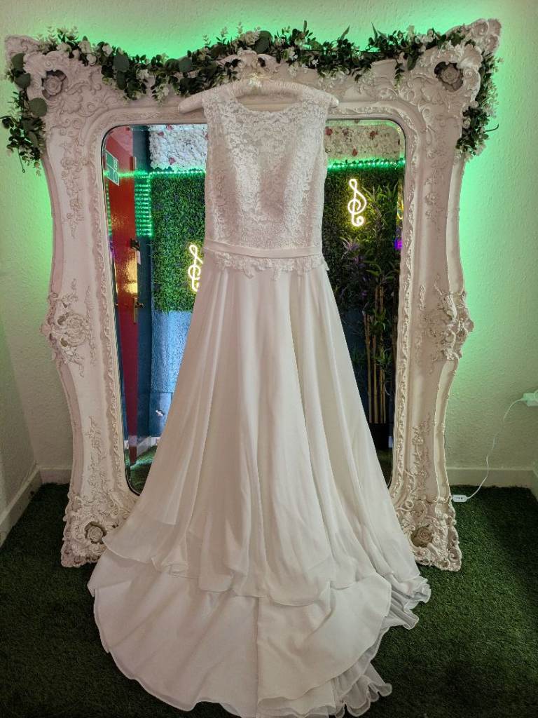 Wedding dress - Joyce Young Collection 
