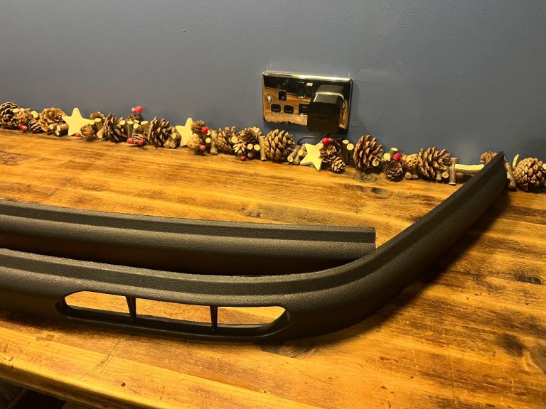 Renault Laguna style splitter front spoiler. 