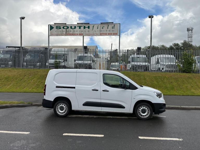 VAUXHALL COMBO PRIME 1.5 L2 LWB VAN AIR CON APPLE CAR PLAY 2023 