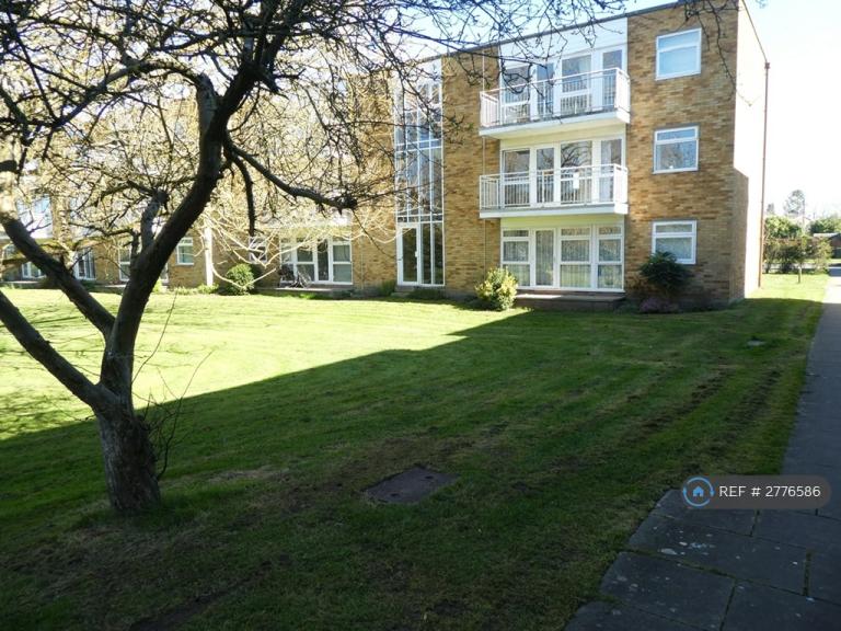 2 bedroom flat in Bishops Court, Cambridge, CB2 (2 bed) (#2776586)