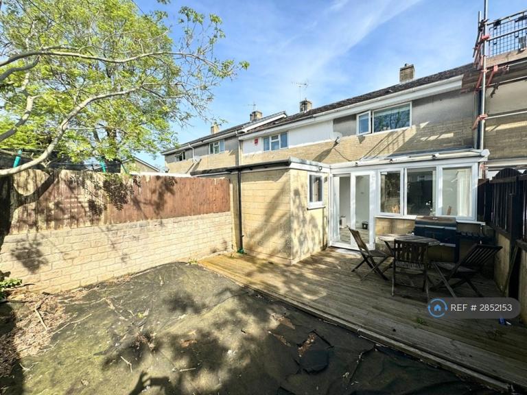 2 bedroom house in Queens Drive, Bath, BA2 (2 bed) (#2852153)