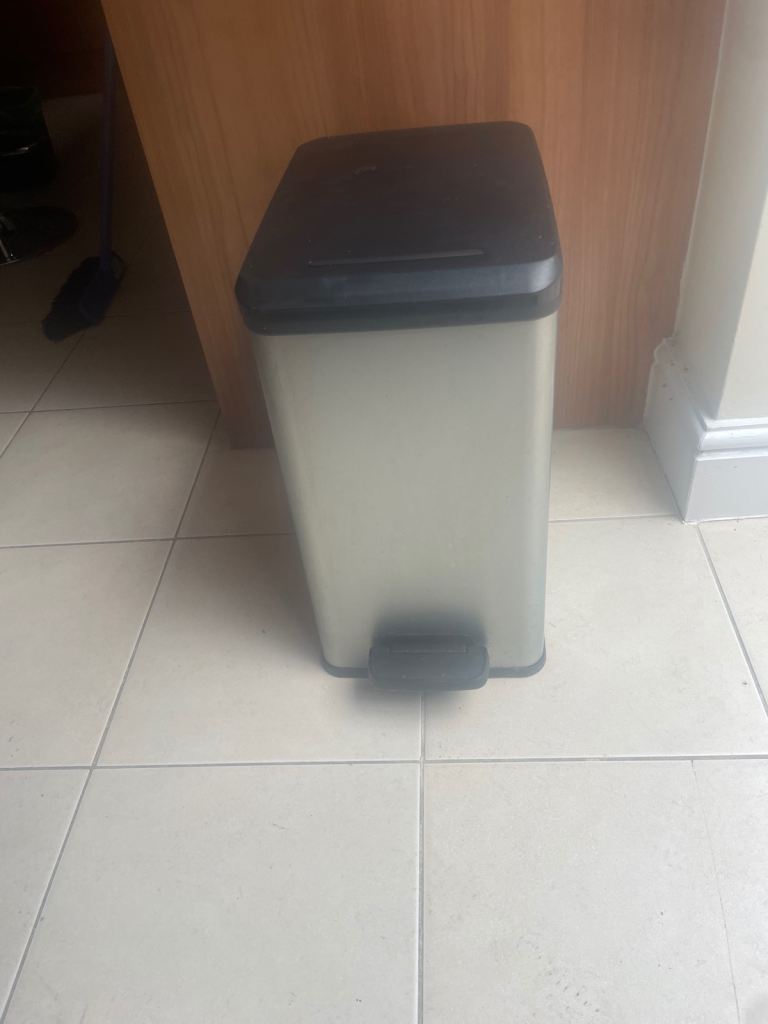 Curver Kitchen Bin