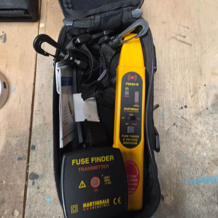 Martindale FD650/R Fuse Finder & Voltage Indicator Kit