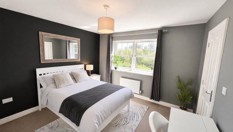 Large En-Suite Double Room | Bills Included