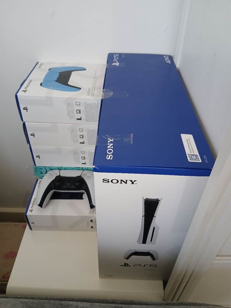 Ps5 plus 6 controllers some limited editions all boxes 