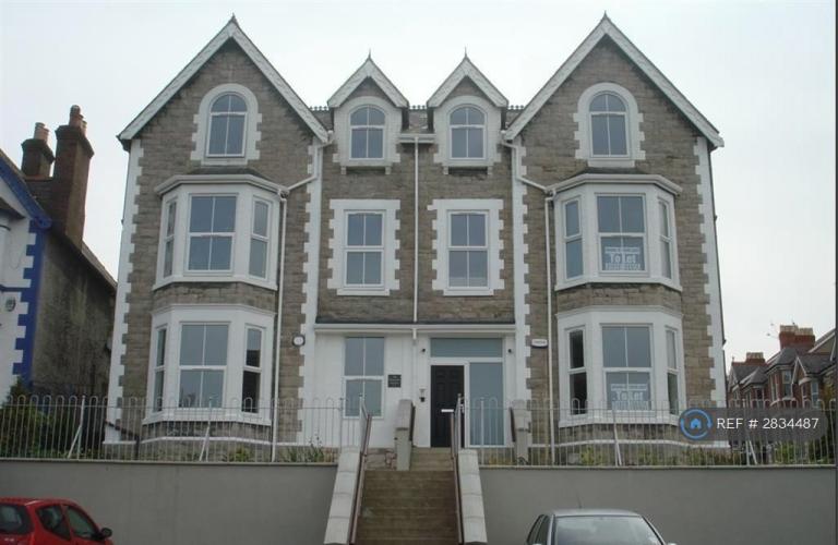 1 bedroom flat in The Grosvenor, Colwyn Bay, LL29 (1 bed) (#2834487)