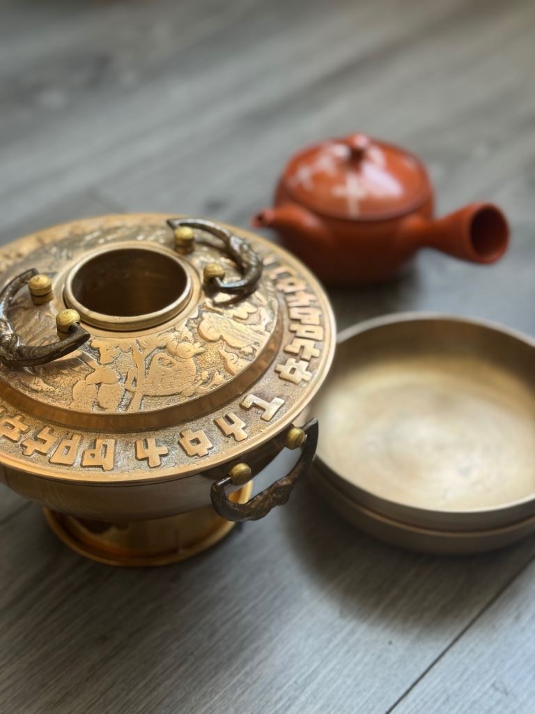 Korean Traditional Brassware Set – Sinseollo, 2 Plates & Teapot