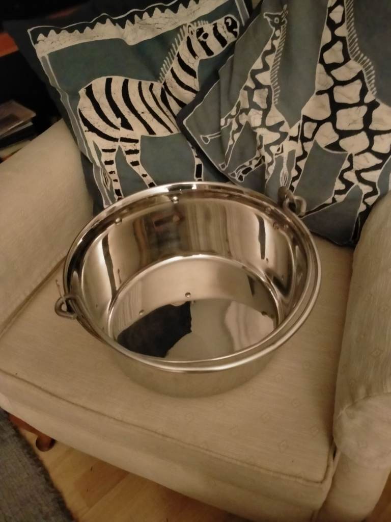 STAINLESS STEEL PRESERVING PAN USED ONLY ONCE. INDUCTION HOB FRIENDLY ...
