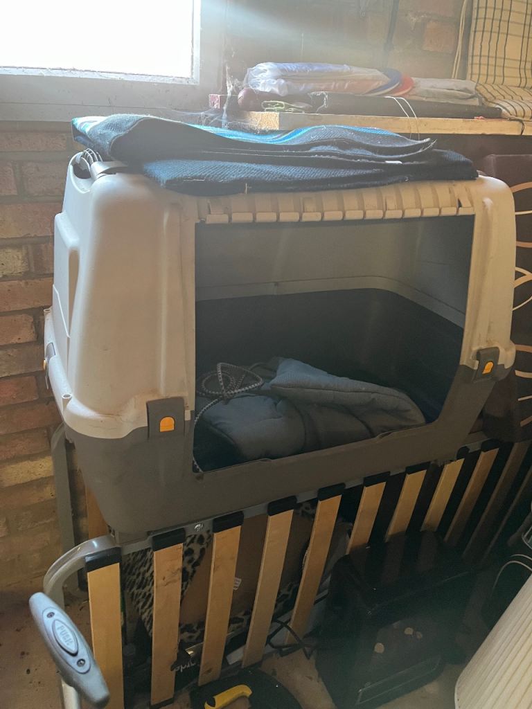 Dog crate