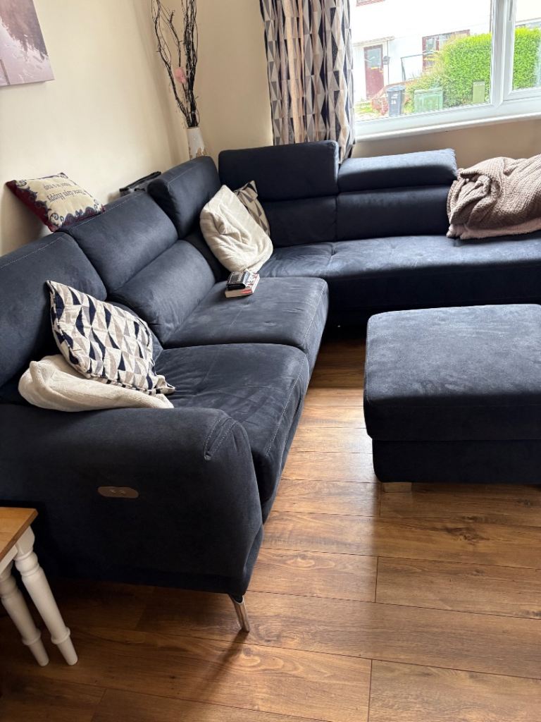 L shaped sofa with electric recliner one end 