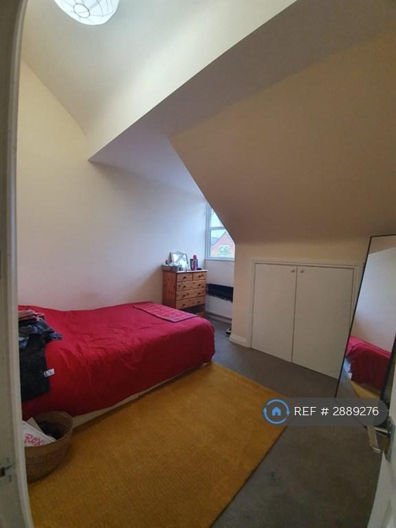 1 bedroom in Mitcham Road, London, SW17 (#2889276)