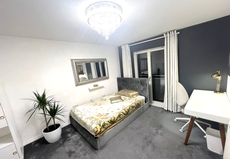 Stunning High-Spec Furnished En-Suite* Gym* Court* Near GCHQ