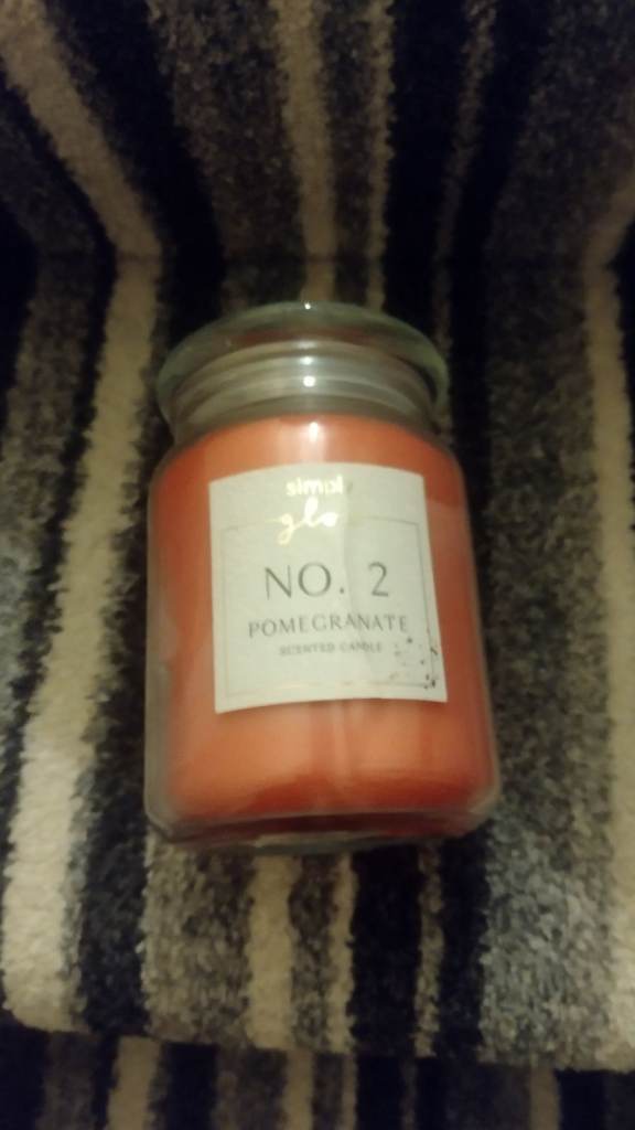 Yankee Christmas candle window