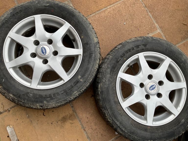 Pair of Bailey 14 inch alloy rims 