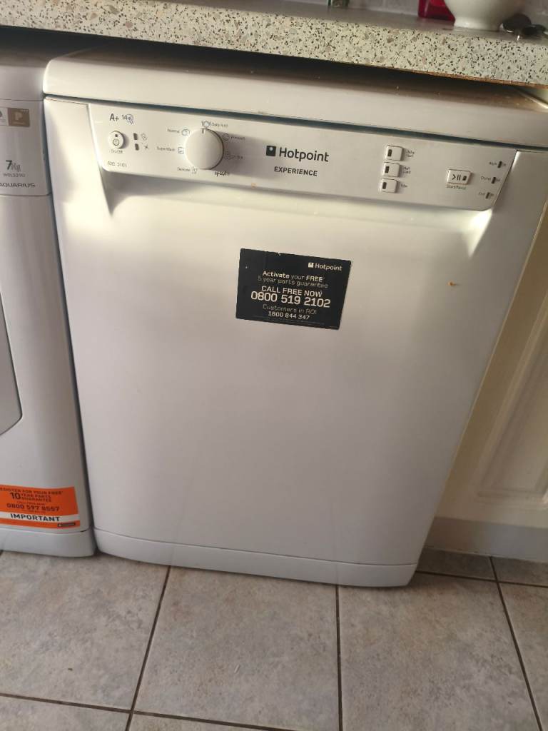 Hotpoint Dishwasher – White, Good Condition