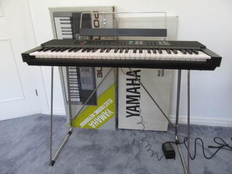 Yamaha Electronic Keyboard