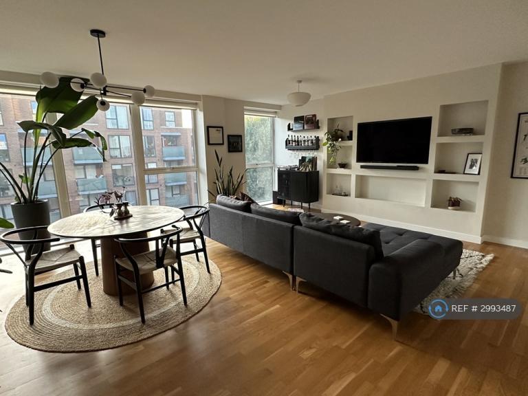 3 bedroom flat in Butterfly Court, London, N15 (3 bed) (#2993487)