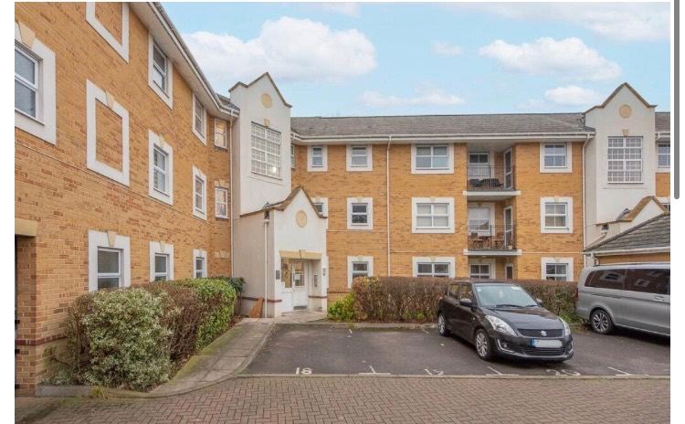 To let in Sunbuy on Thames