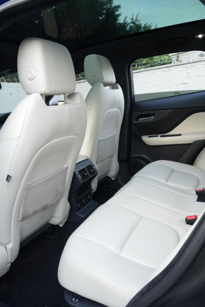 2016 Jaguar F-Pace 3.0d V6 1st Edition 5dr Auto AWD ESTATE DIESEL Automatic