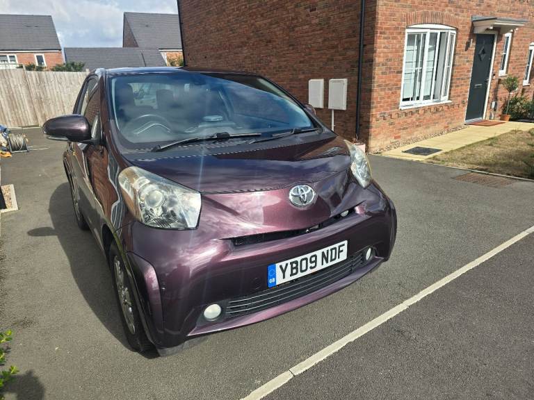 Toyota iQ 1.0 VVT-i Manual: 2009: 92,476 Miles: 2 Owners