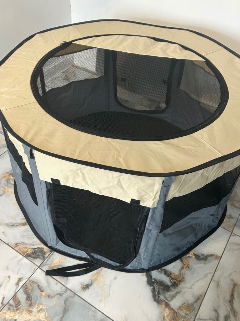 Play pen tent house for cat/puppy.