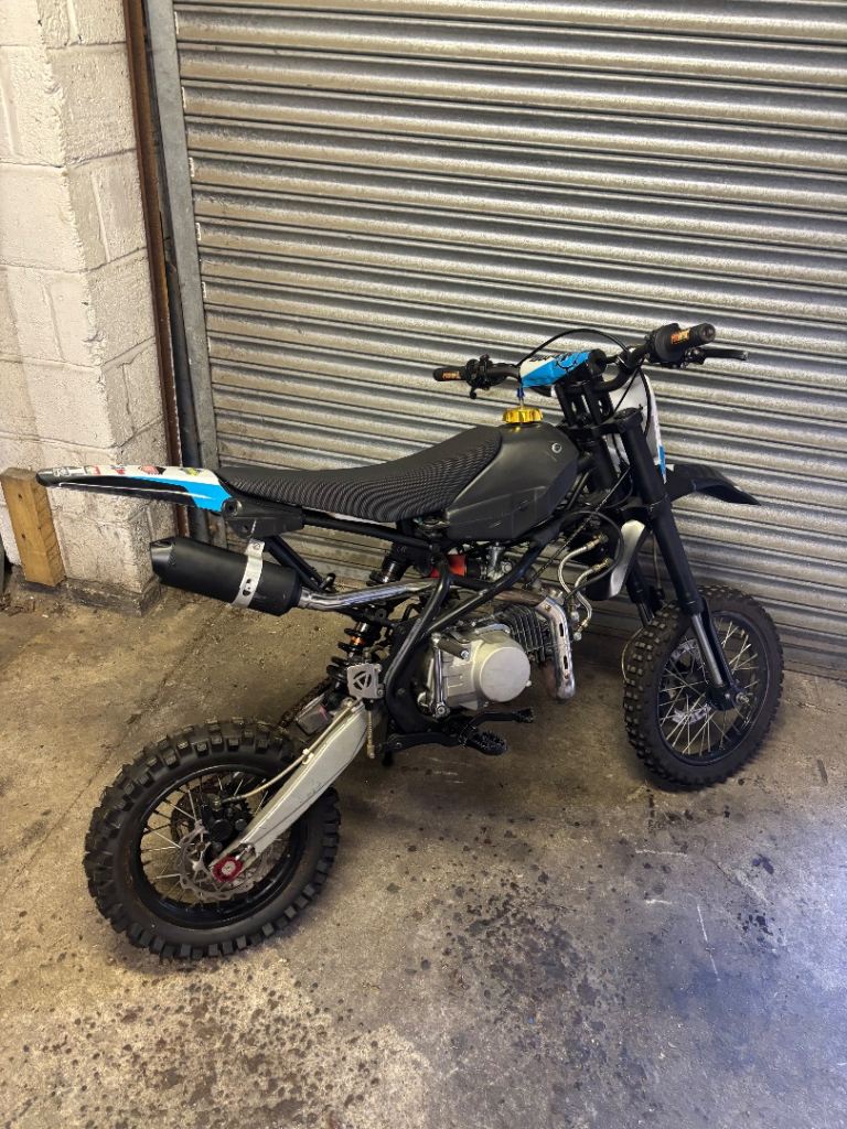 Stomp  pit bike 140cc