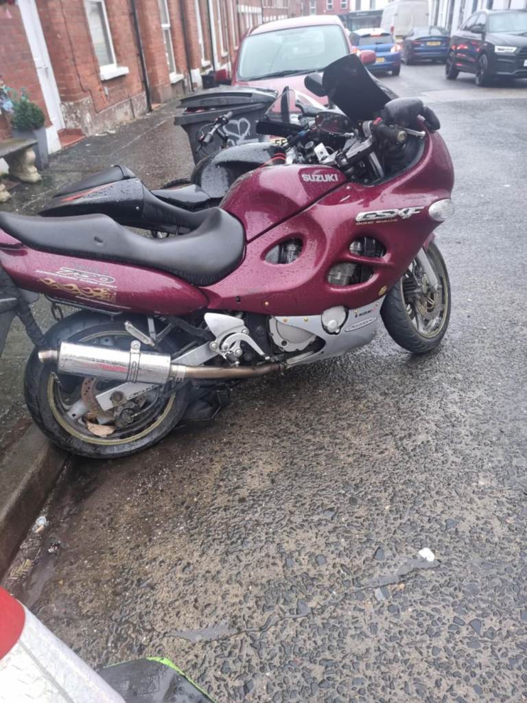Suzuki, GSX, 1998, 750 (cc)