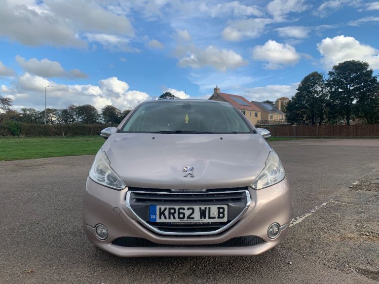 Peugeot, 208, Hatchback, 2013, Manual, 1560 (cc), 3 doors