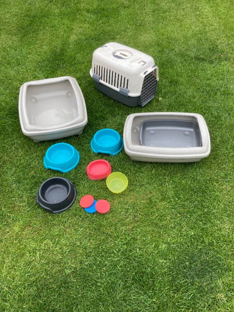 Cat carrier and litter trays