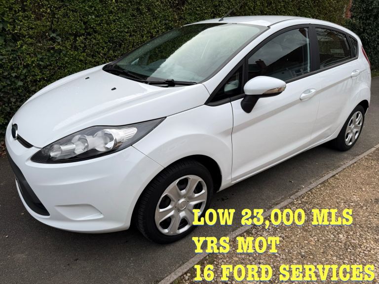 FORD FIESTA 1.2 16 FORD SVCS 23,000 MLS FEB 27 MOT 5 DR 1 OWNER 60MPG 