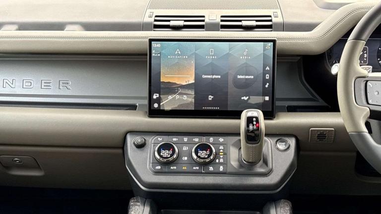 2025 Land Rover Defender 4.4 P635 Octa Edition One 110 5dr Auto SUV Petrol Automatic