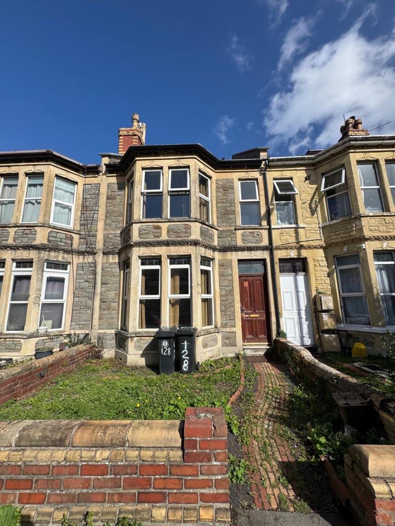 This Large 5 bedroom house to rent in Ashley down