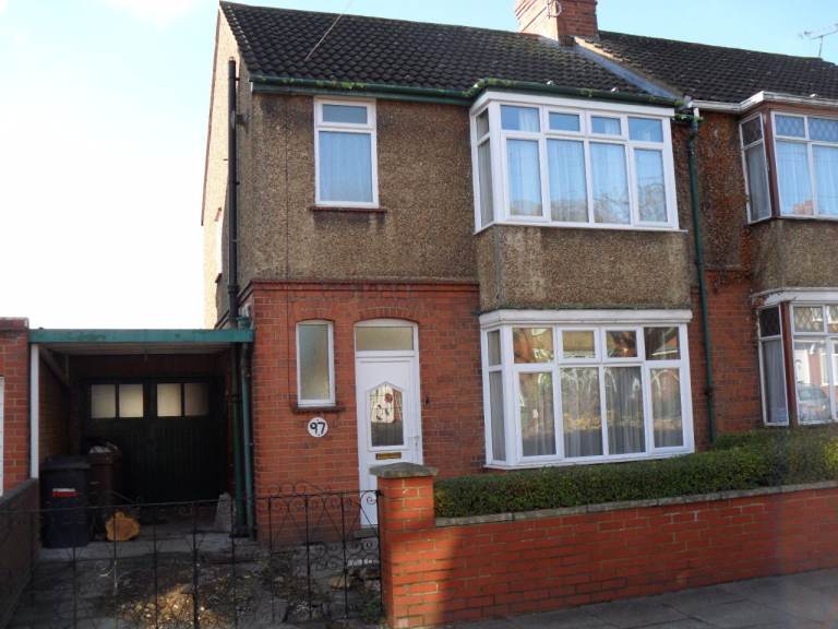 **NEW**Off-Street Parking**Biscot Area**Ideal For Families**Short Drive To Town Centre**