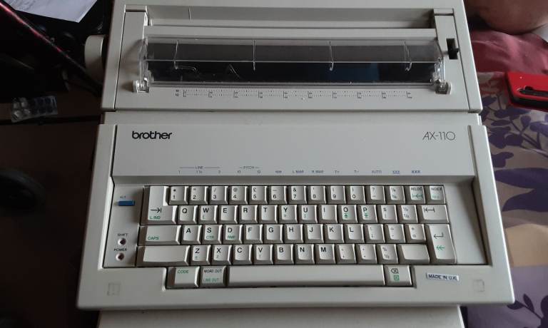 ELECTRIC TYPWRITER