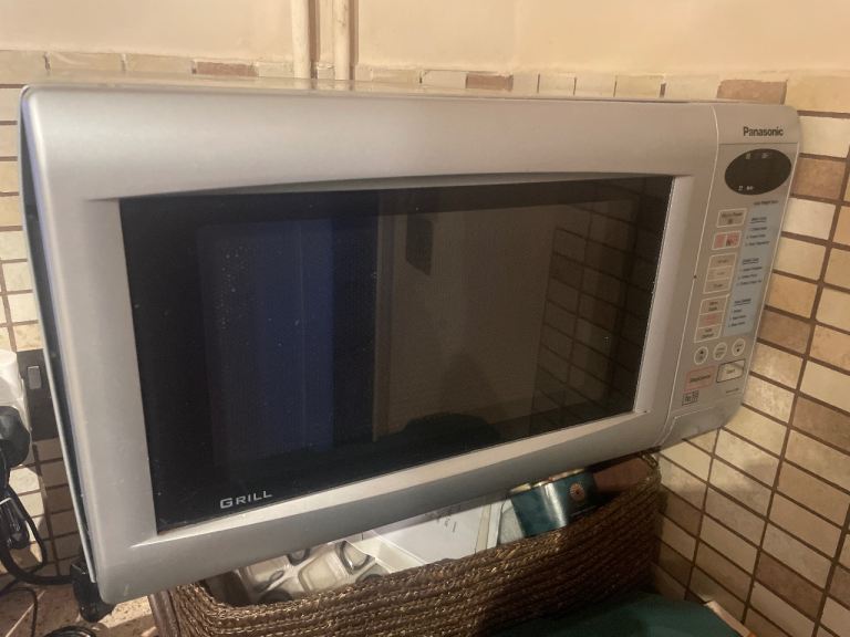 Panasonic Microwave – Good Condition