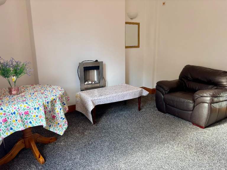 2-bed Flat for Rent located Near University of Aberdeen