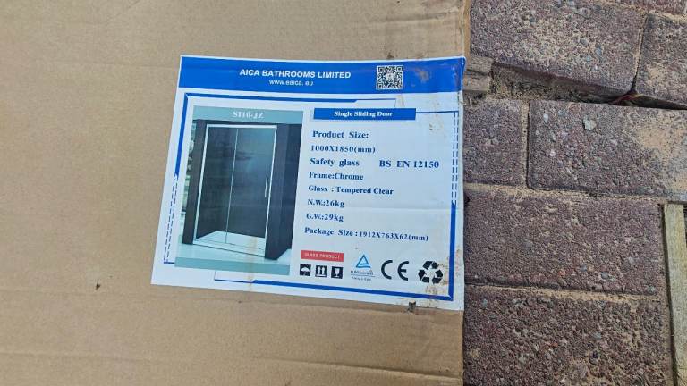 Sliding shower door