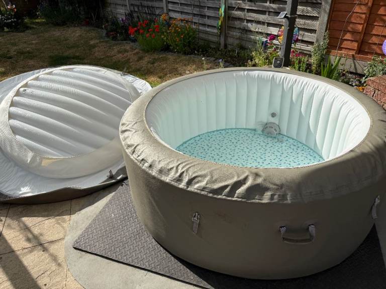 Lay Z Spa Barbados inflatable portable hot tub