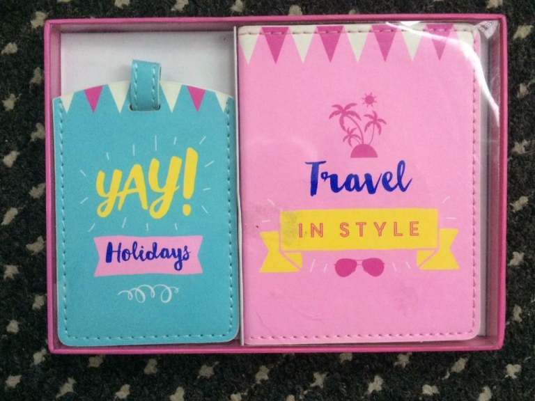 Travel accessories passport wallet & suitcase tag, new boxed