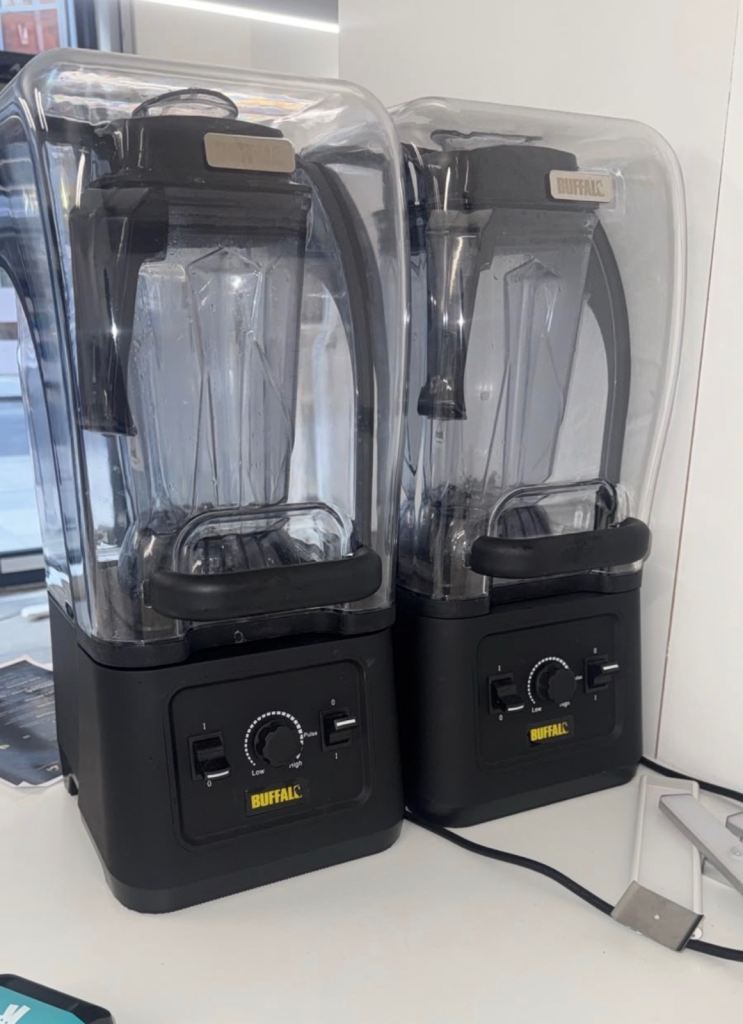 Buffalo Bar Blender with Sound Enclosure - 2.5L Capacity