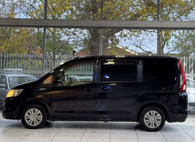 Nissan, 2010, 2000 (cc)