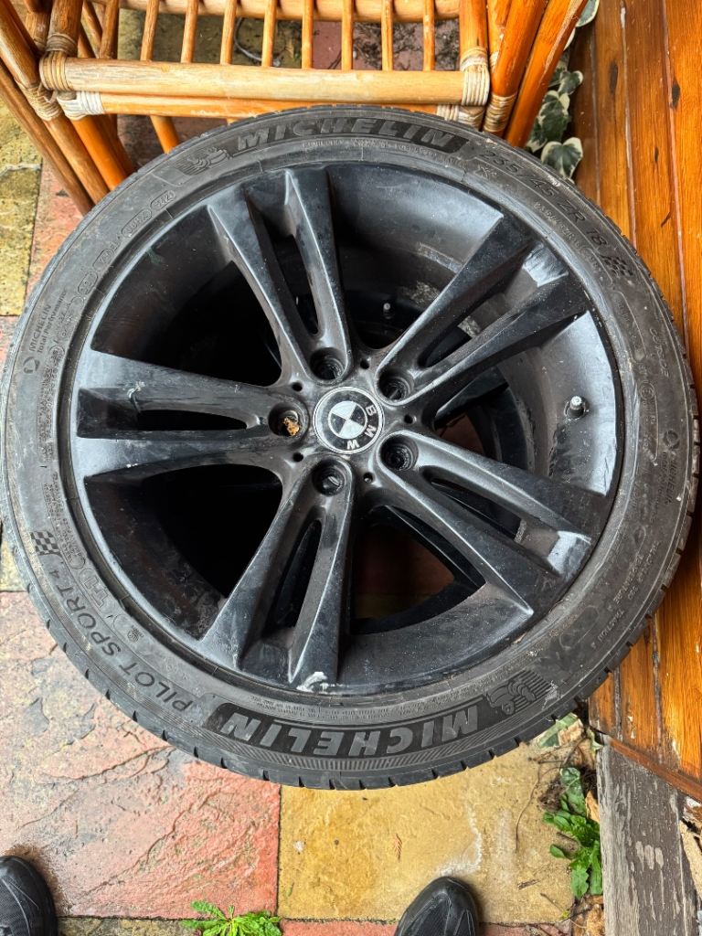 BMW ALLOY WHEELS WITH TYRES 
