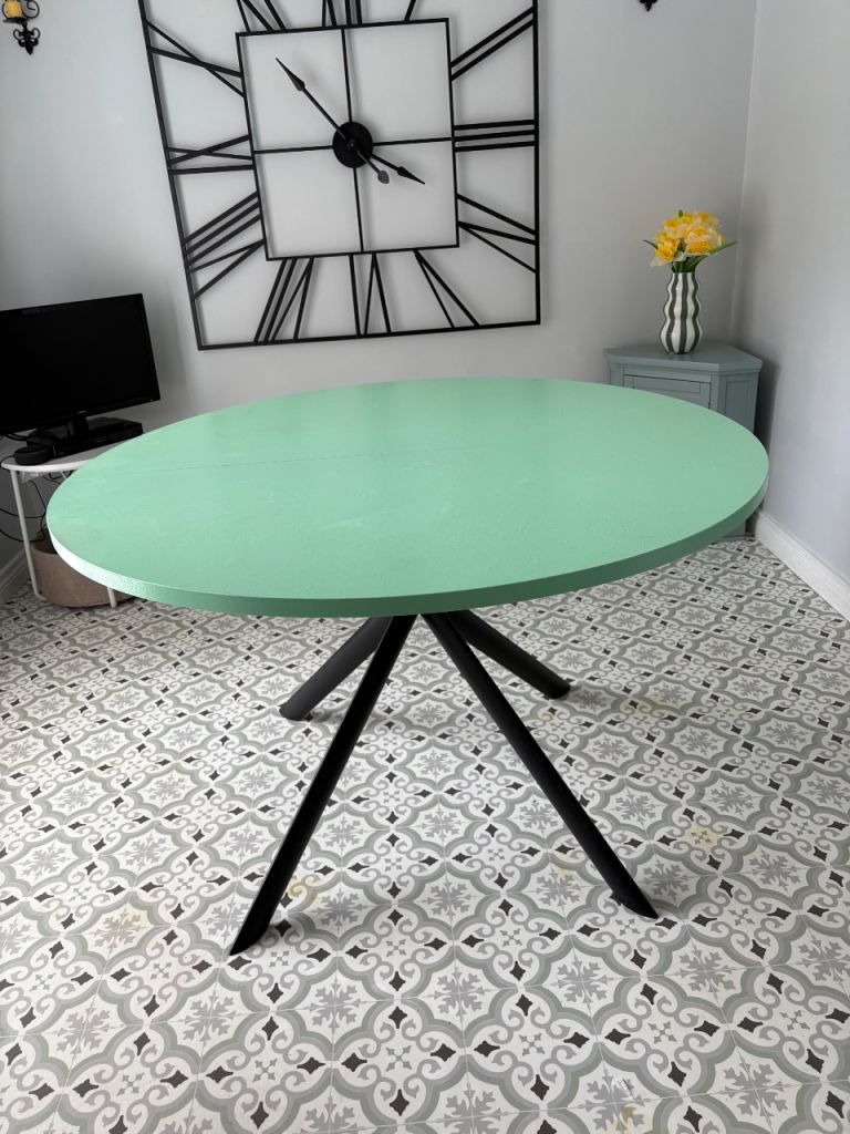 Stylish Round Green Extendable Dining Table