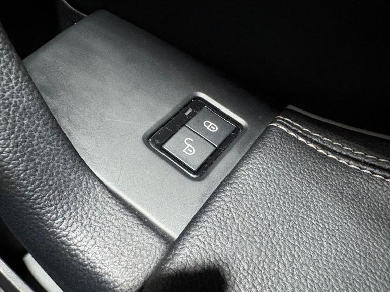 2017 Jaguar F-Pace 2.0 D180 R-Sport AWD Euro 6 (s/s) 5dr ESTATE Diesel Manual