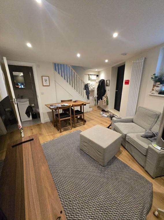 1 bed mezzanine flat to rent. Company lets accepted. AirBnB corporate lets. Available now, NW3